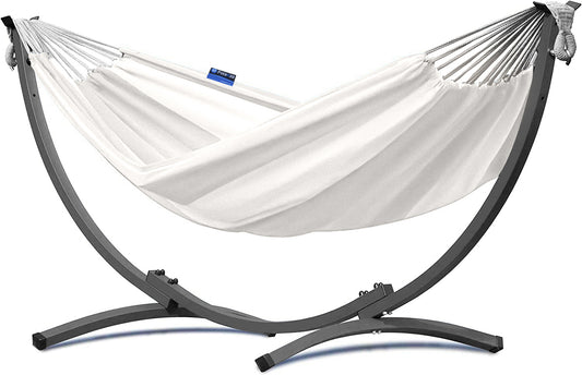 Hangmat 1 persoons met standaard, hangmatsets: een creme hangmat en een 1 persoons frame, ideaal voor ontspannen.