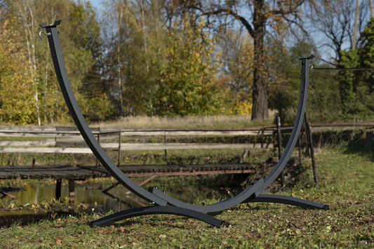 Hangmat 1 persoons met standaard, hangmatsets: een zwarte hangmat met spreidstok en een 1 persoons frame, ideaal voor ontspannen.