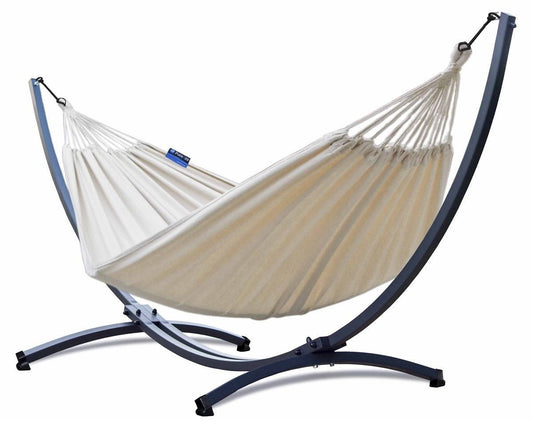 Hangmat 2 persoons met standaard, hangmatsets: een creme hangmat en een 2 persoons frame, ideaal voor ontspannen.