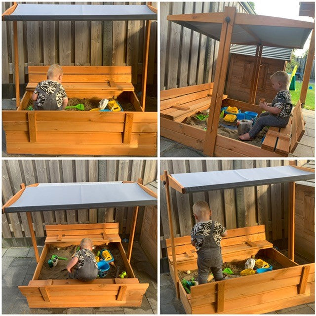 "Houten zandbak 140x140cm met banken, dekzeil en gronddoek, natuurlijk en kindvriendelijk, met spelend kind en opengeklapte banken."