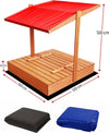 "Houten zandbak met bank en rood dakje, 120x120, perfecte maat voor uren speelplezier."