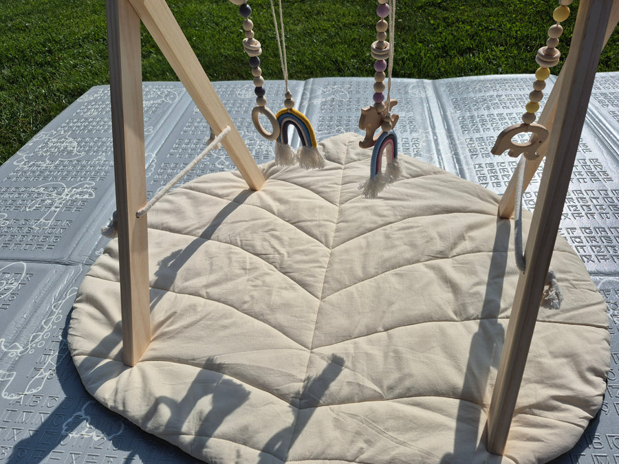 Babygym Hout & dubbelzijdige Speelmat – Incl. 5 speeltjes
