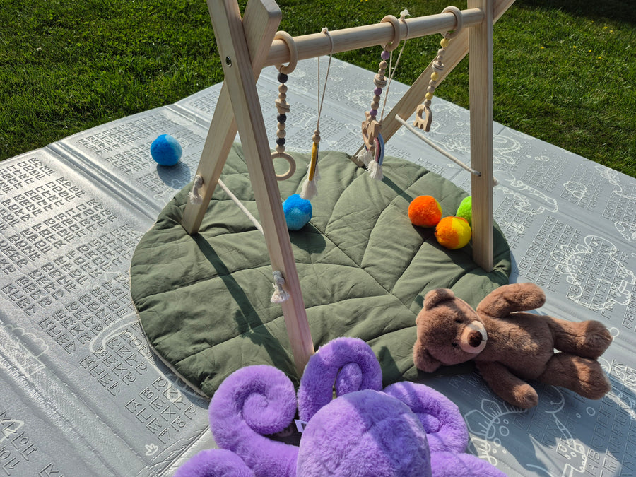 Babygym Hout & dubbelzijdige Speelmat – Incl. 5 speeltjes