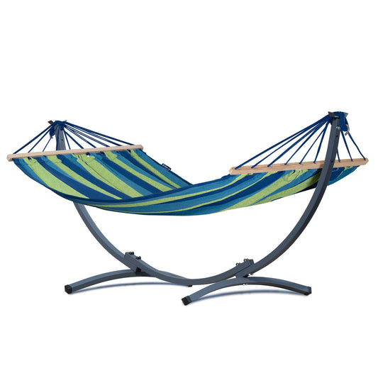 "Eenpersoons Acadia hangmatset, blauw/groen gestreept, met compact frame voor optimaal comfort."  
