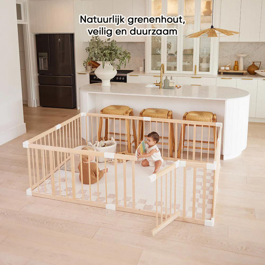 Grondbox baby, speelbox, kinderbox van natuurlijk grenenhout.
