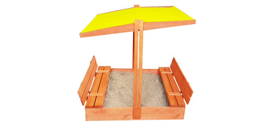 "Geïmpregneerde zandbak 120x120 met afsluitbaar geel dak, banken en dekzeil, speelplezier voor kinderen."